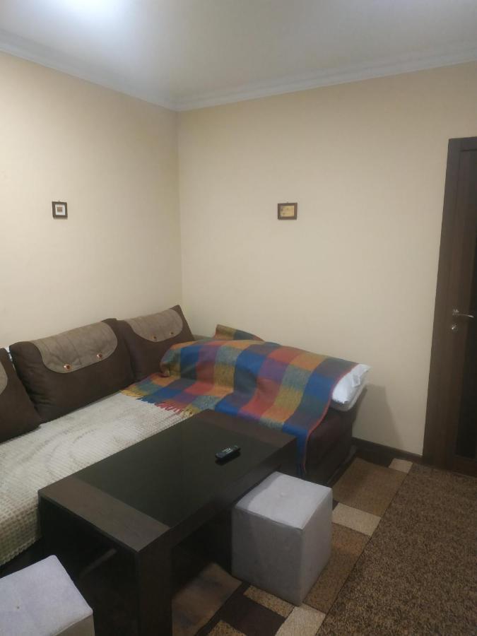 Central Lighthouse Apartment Yerevan Exterior photo