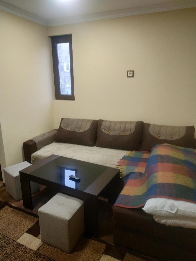 Central Lighthouse Apartment Yerevan Exterior photo